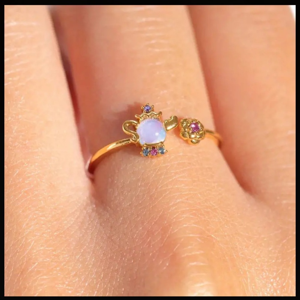 Mrs Potts Ring. Size 6